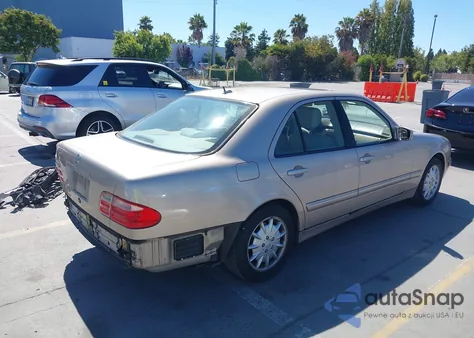 2000 Mercedes-Benz E 320 из США, поврежденный, VIN WDBJF65J5YB062631